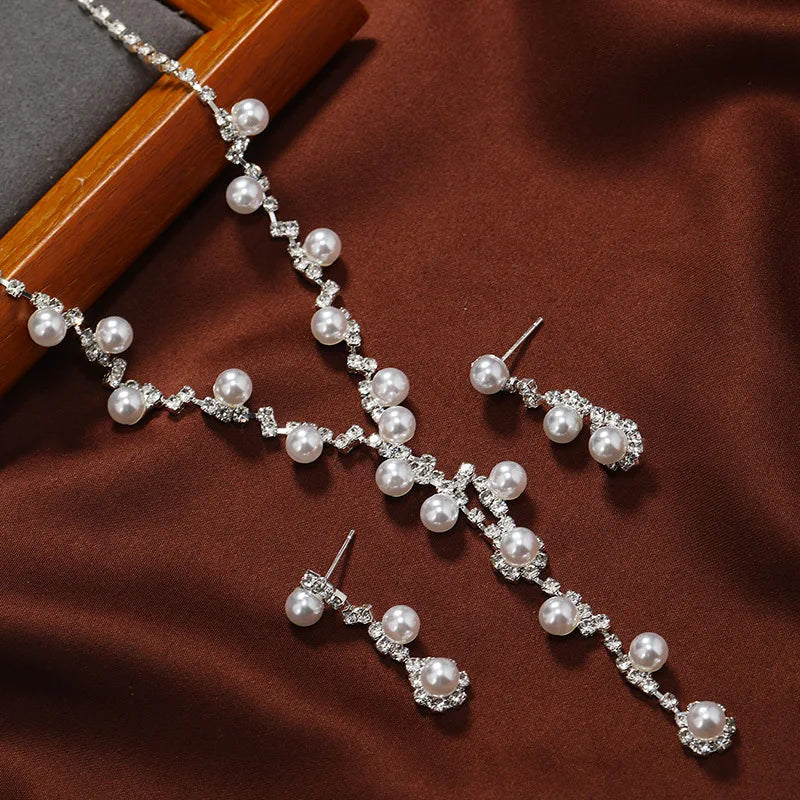 Simple Silver Claw Diamond Set Earrings Necklace Set